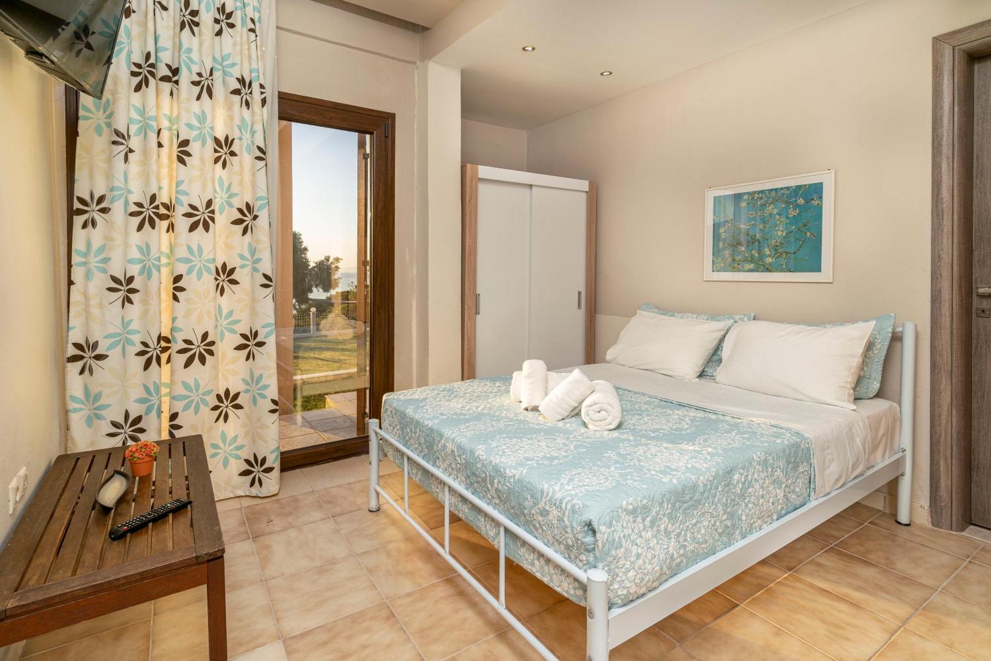 Villa Karolina Неа-Потідея Екстер'єр фото